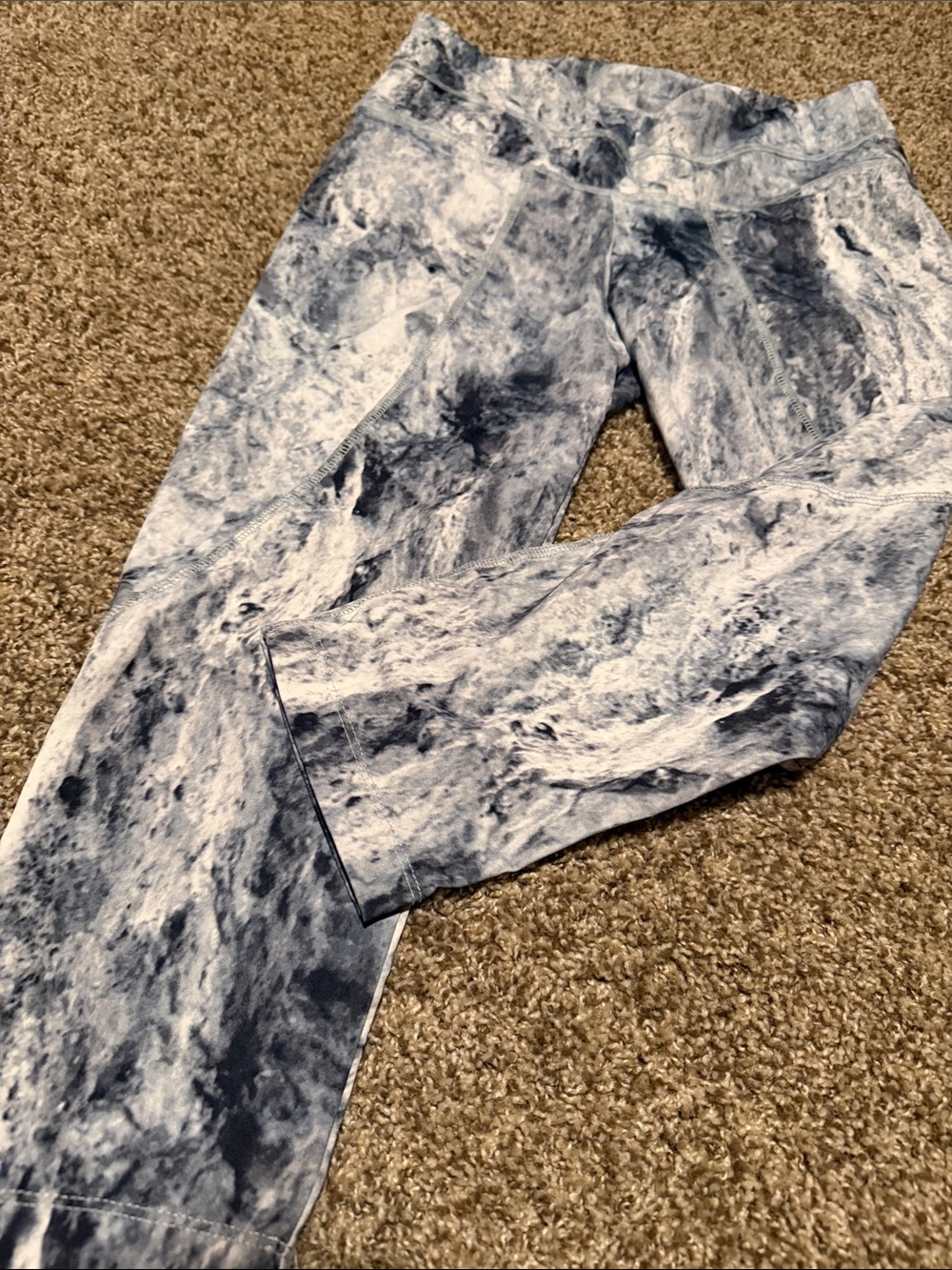 Varley double-banded waistband capri leggings (M) - EUC!